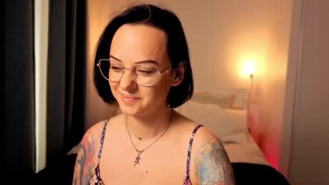 Snapshot of miraskyy chatting on September 22, 1:09 pm MiraSkyy online show from September 22, 1:09 pm