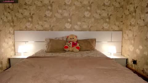 mishapallmer online show from December 5, 10:16 am