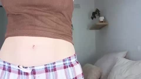 Elora online show from July 15, 10:25 pm