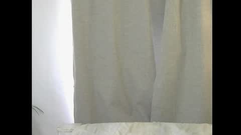 Snapshot of mishymoon chatting on February 19, 7:17 am Elora online show from February 19, 7:17 am