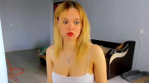 miss__selena online show from July 28, 9:07 am