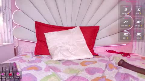 miss__smith_ online show from November 15, 6:20 pm