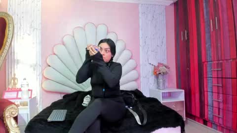 miss__star_ online show from May 5, 1:36 pm