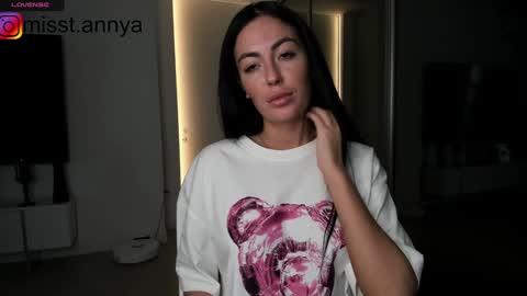 Snapshot of miss__tanya chatting on December 8, 12:08 pm Miss Tanya online show from December 8, 12:08 pm