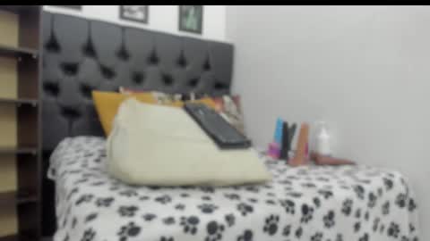 miss_big_ass21 online show from September 20, 12:43 am