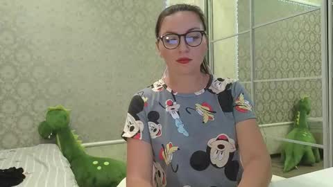 Snapshot of miss_divora chatting on September 17, 3:54 pm miss_divora online show from September 17, 3:54 pm