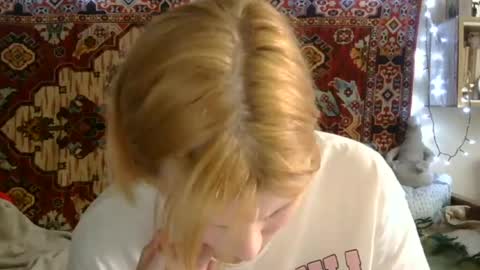 Elis online show from June 12, 11:51 am