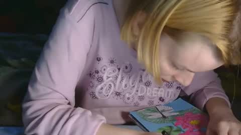 Elis online show from November 22, 6:54 pm