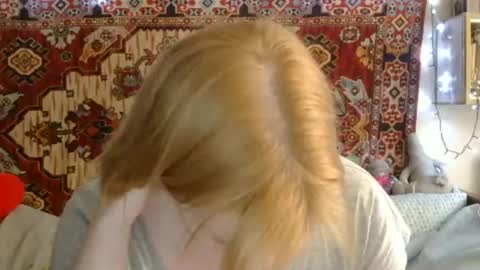 Elis online show from July 10, 11:10 am