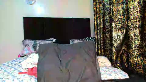 Miss Kiarrafit online show from March 8, 8:13 pm