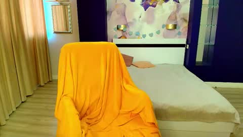 miss_kiten online show from March 12, 4:59 am