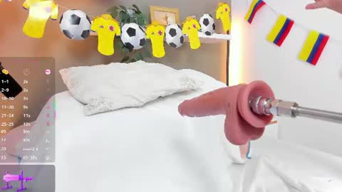 miss_lori_ online show from June 19, 2:53 pm