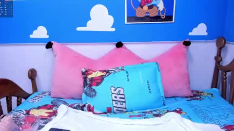 miss_lucyla online show from April 30, 11:04 am