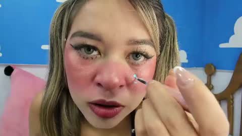 miss_lucyla online show from July 6, 11:04 am