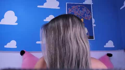 miss_lucyla online show from August 3, 11:05 am