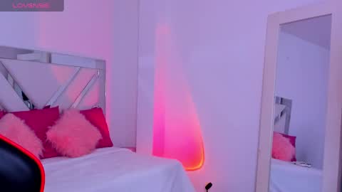   online show from March 10, 12:49 pm