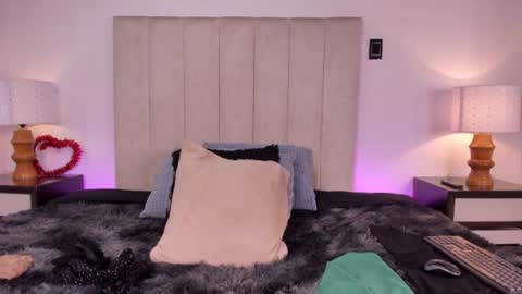 miss_milf_ online show from August 3, 7:52 pm