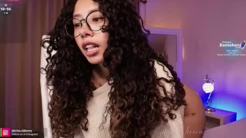 Snapshot of miss_sidney chatting on October 10, 1:27 pm Amy Olivera online show from October 10, 1:27 pm