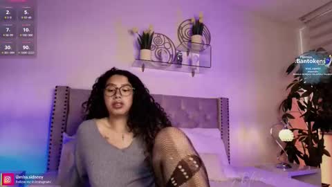 Snapshot of miss_sidney chatting on October 6, 1:06 pm Amy Olivera online show from October 6, 1:06 pm