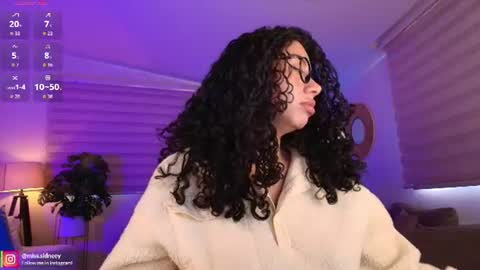 Amy Olivera online show from June 23, 1:09 pm