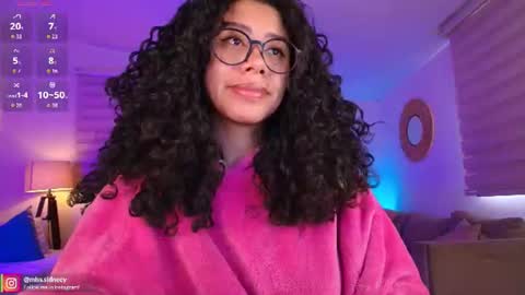 Amy Olivera online show from June 22, 12:57 pm