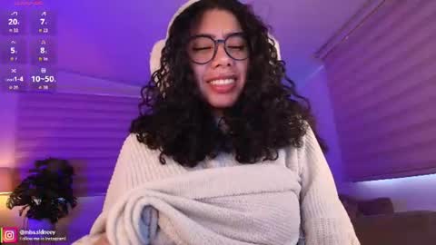 Amy Olivera online show from June 19, 12:52 pm