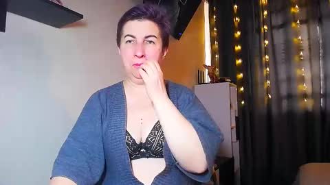 Snapshot of miss_tasha_kom chatting on February 13, 8:06 am miss_tasha_kom online show from February 13, 8:06 am