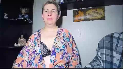 Snapshot of miss_tasha_kom chatting on October 19, 9:33 am miss_tasha_kom online show from October 19, 9:33 am