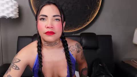 Vaiolette online show from June 26, 11:11 am