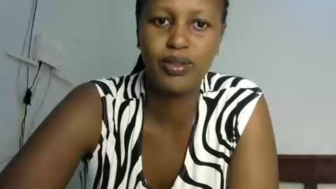 miss_vall online show from December 30, 11:15 am