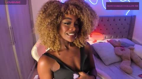 Snapshot of miss_west chatting on March 1, 7:51 am Tay Tay Independent Model online show from March 1, 7:51 am