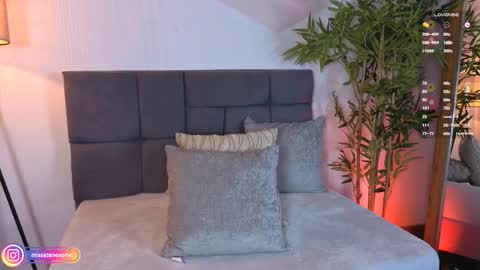 Laura online show from November 7, 2:44 pm