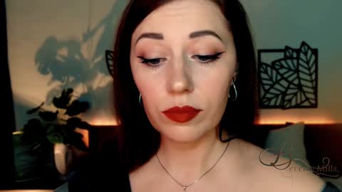 The divine Beverly online show from December 6, 9:43 am