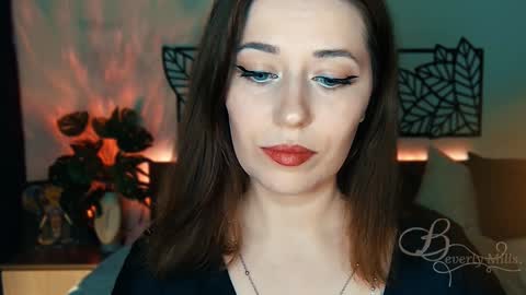 The divine Beverly online show from January 17, 7:38 pm