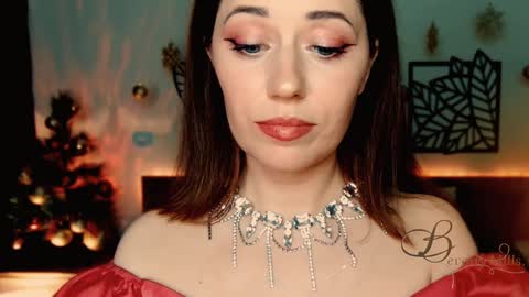 The divine Beverly online show from December 25, 9:22 pm