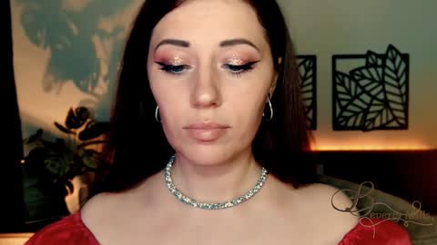 The divine Beverly online show from December 7, 2:13 pm