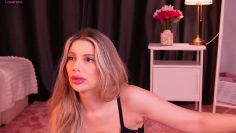 Claire online show from August 5, 7:20 pm