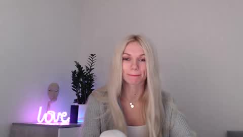 EMMA online show from December 18, 10:13 pm