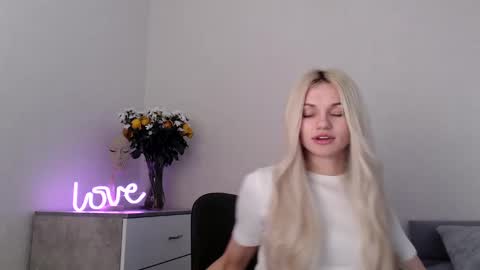 EMMA online show from March 4, 9:32 pm