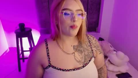 missevans_ online show from January 5, 10:35 pm