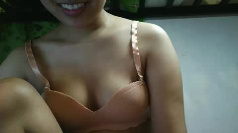 Snapshot of missjona08 chatting on October 12, 4:42 pm Jona online show from October 12, 4:42 pm