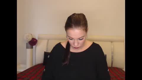 Khloe online show from February 14, 2:08 pm