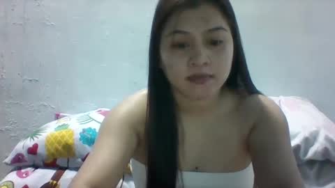 Snapshot of misskitty2xxx chatting on December 19, 8:34 pm Merry online show from December 19, 8:34 pm