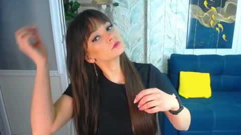 MissLaura online show from March 19, 7:13 am