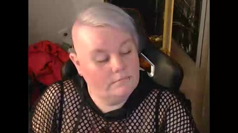 misslj90 online show from May 2, 8:01 pm