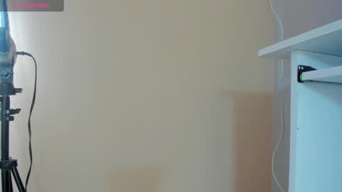 Snapshot of misslynn_ chatting on February 4, 3:44 am i am lyn online show from February 4, 3:44 am