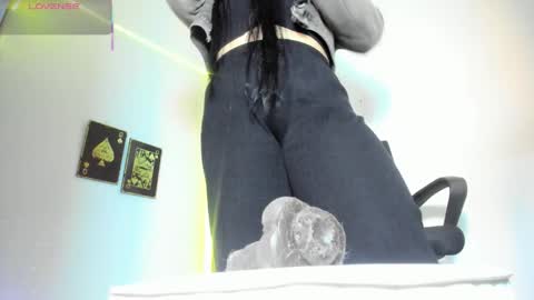 Snapshot of missmartinafeet chatting on October 16, 11:24 am Martina online show from October 16, 11:24 am