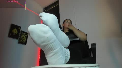 Snapshot of missmartinafeet chatting on October 15, 2:36 am Martina online show from October 15, 2:36 am