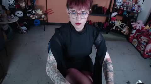 Miss Mia online show from July 8, 5:37 pm