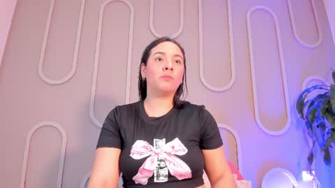 Mia  online show from June 19, 11:57 am